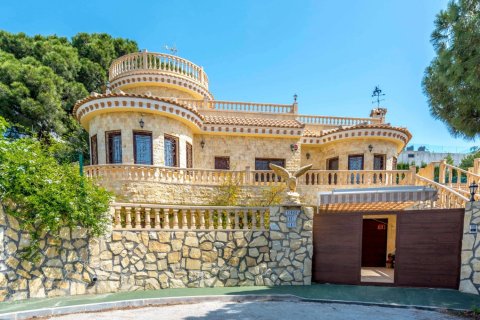4 bedrooms Villa in Campoamor, Spain No. 125727