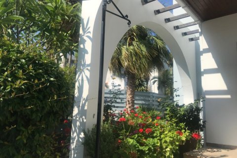 4 bedrooms Villa in Limassol, Cyprus No. 106114 10