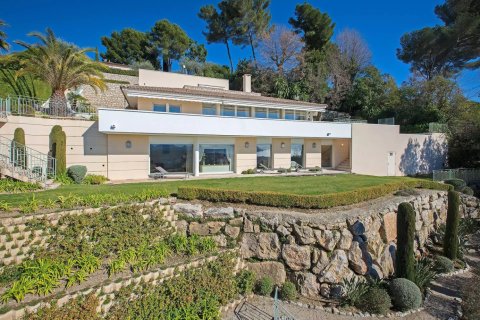 5 bedrooms Villa in Le Cannet, France No. 100262 1