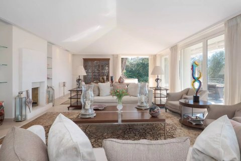 5 bedrooms Villa in Le Cannet, France No. 100262 9