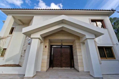 5 bedrooms Villa in Pyla, Cyprus No. 77983 4