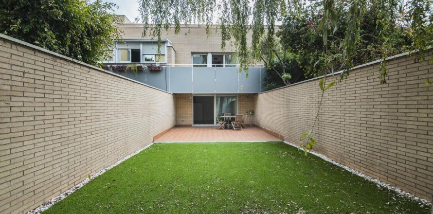 Дуплекс с 3 спальнями в Барселона, Испания №110803