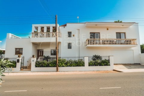 4 bedrooms Villa in Ayia Napa, Cyprus No. 36545 3