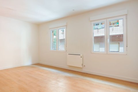 2 bedrooms Apartment in Madrid, Spain No. 126225 1