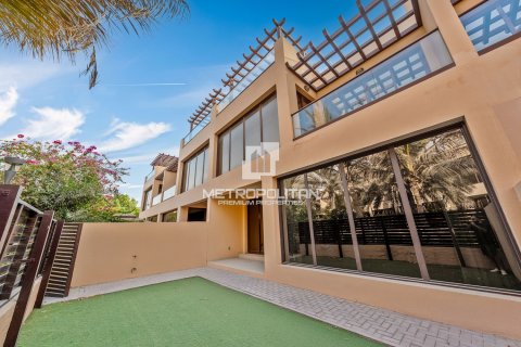 4 bedrooms Townhouse in Jumeirah Islands, UAE No. 118834