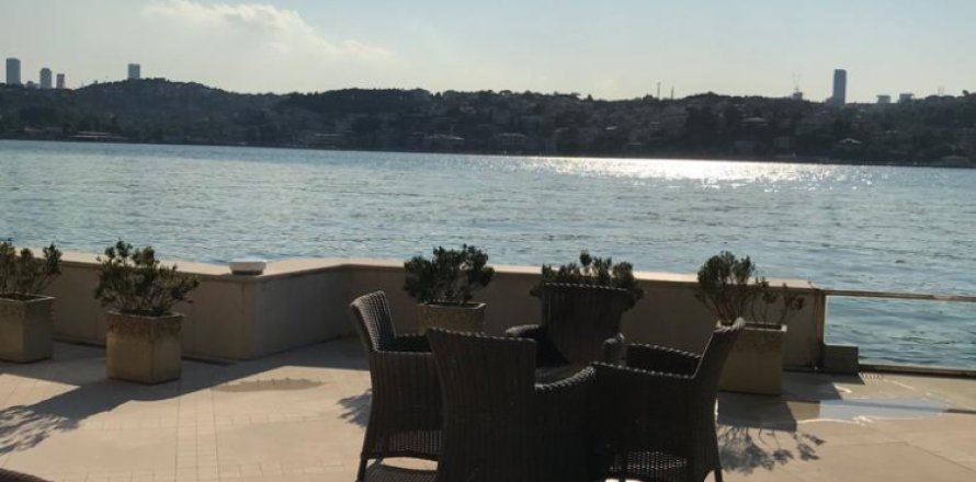 6 bedrooms Villa in Istanbul, Turkey No. 15827