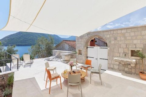 4 bedrooms House in Kotor, Montenegro No. 104823 15