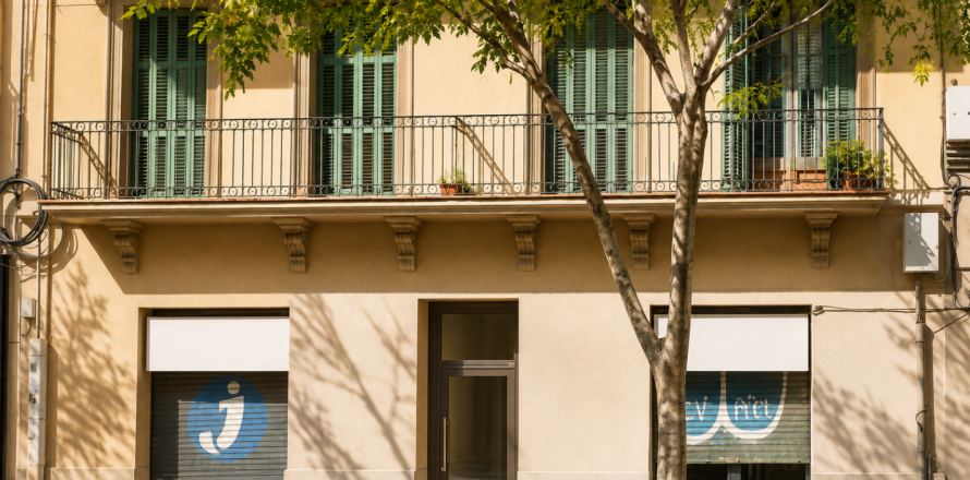 536m² Commercial property en L'Eixample, Spain No. 127997