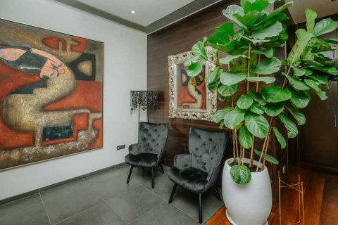 5 bedrooms Villa in Agios Athanasios, Cyprus No. 81736 3