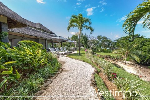 5 bedrooms Villa in Centre de Flacq, Mauritius No. 53444 4