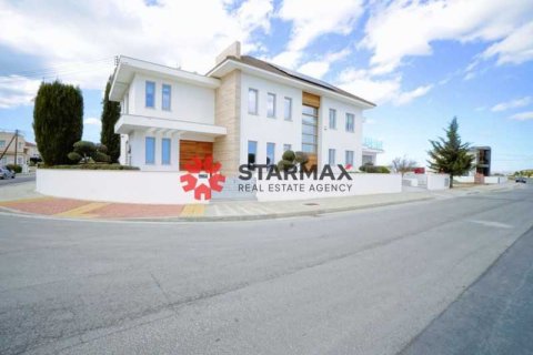 5 dormitorios House en Dromolaxia, Cyprus No. 82445 9