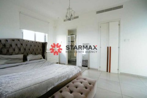 5 dormitorios House en Dromolaxia, Cyprus No. 82445 11