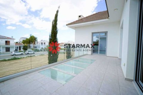 5 dormitorios House en Dromolaxia, Cyprus No. 82445 13