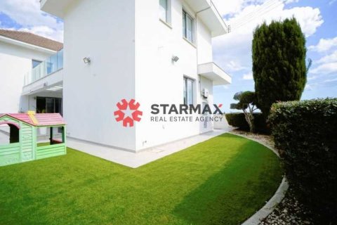 5 dormitorios House en Dromolaxia, Cyprus No. 82445 4