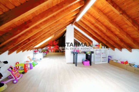 5 dormitorios House en Dromolaxia, Cyprus No. 82445 8