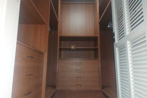 5 bedrooms House in Aradippou, Cyprus No. 75376 12