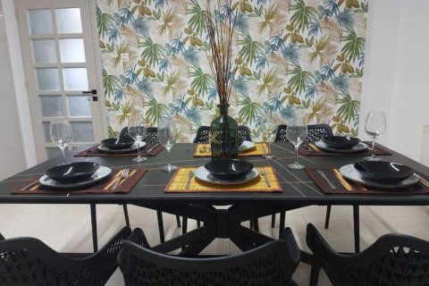 5 bedrooms House in Aradippou, Cyprus No. 75376 6