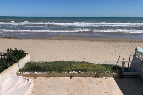 4 bedrooms Villa in Denia, Spain No. 128843