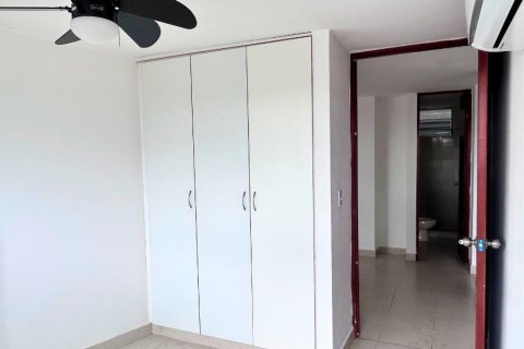 3 bedrooms Apartment in Panama City, Panama No. 109748 12