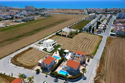 4 dormitorios House en Larnaca, Cyprus No. 76179 12