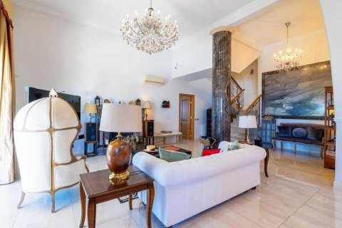 5 bedrooms Villa in Tala, Cyprus No. 72211 5
