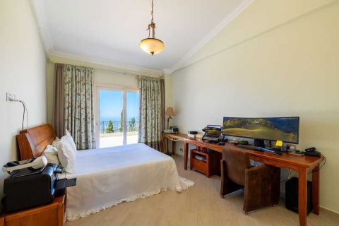 5 bedrooms Villa in Tala, Cyprus No. 72211 12