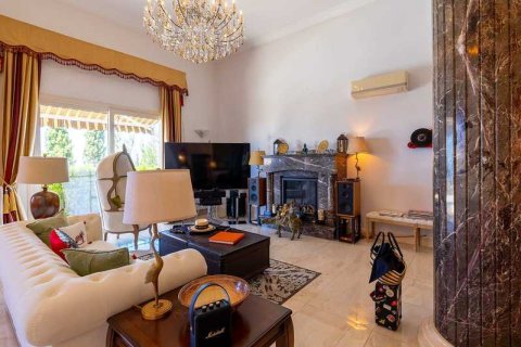 5 bedrooms Villa in Tala, Cyprus No. 72211 7