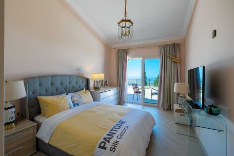 5 bedrooms Villa in Tala, Cyprus No. 72211 14