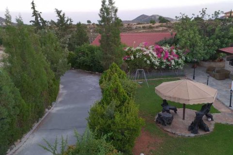 5 bedrooms House in Paramytha, Cyprus No. 40016 4