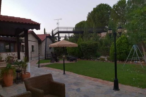 5 bedrooms House in Paramytha, Cyprus No. 40016 8