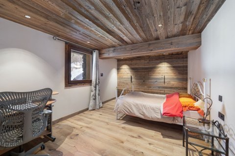 5 bedrooms Apartment in Les Allues, France No. 99648 4