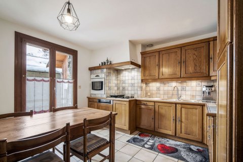 4 bedrooms House in Les Belleville, France No. 100052 7