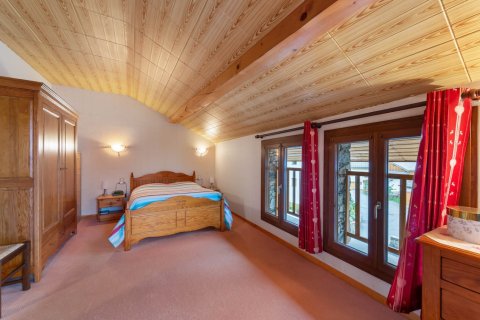 4 bedrooms House in Les Belleville, France No. 100052 8