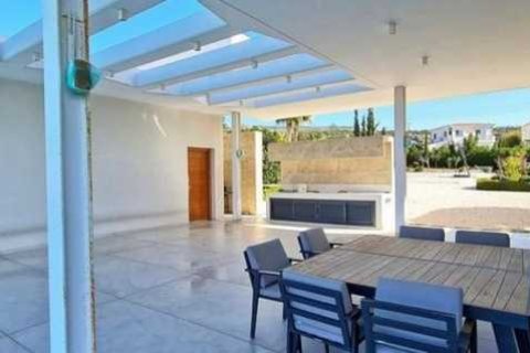 Вилла с 4 спальнями в Пейя, Кипр №84407 10