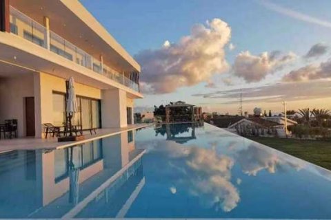 Вилла с 4 спальнями в Пейя, Кипр №84407 1