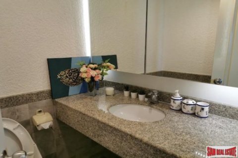 2 bedrooms Apartment in Bangkok, Thailand No. 96174 12