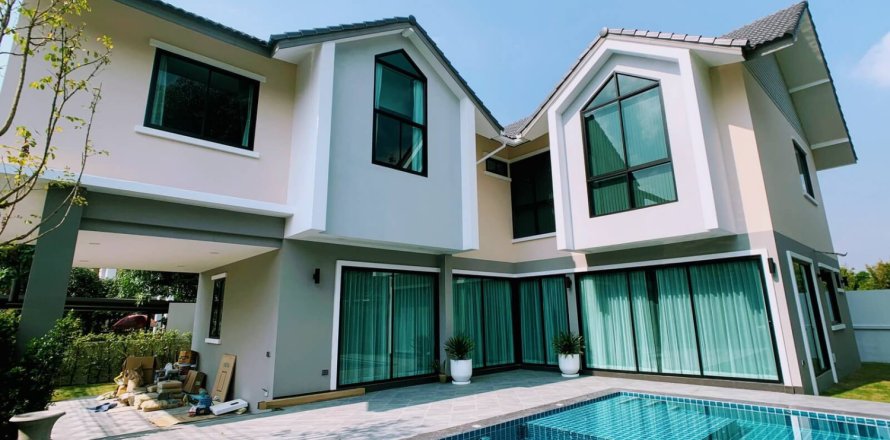 6 bedrooms House in Chiang Mai, Thailand No. 97729