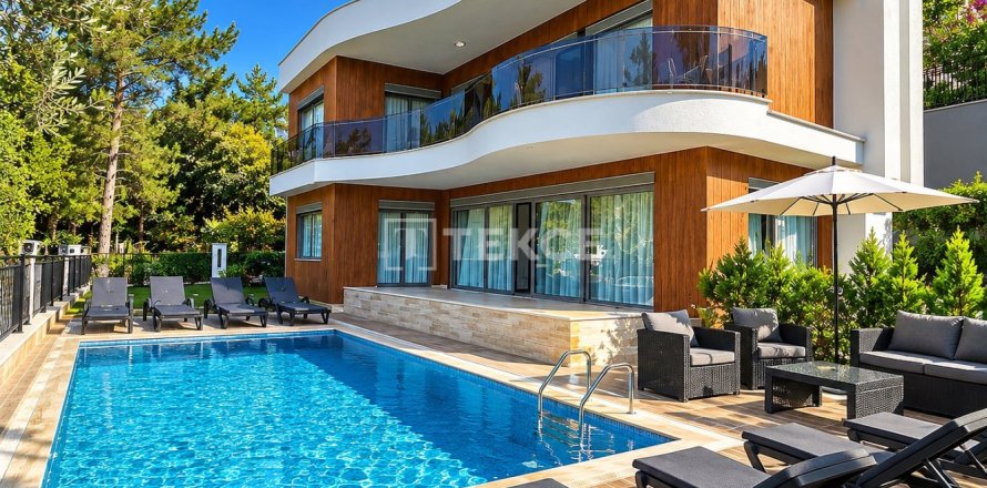 4 bedrooms Villa in Alanya, Turkey No. 20380