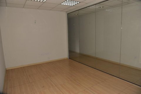 230m² Commercial property à Nicosia, Cyprus No. 105120 2