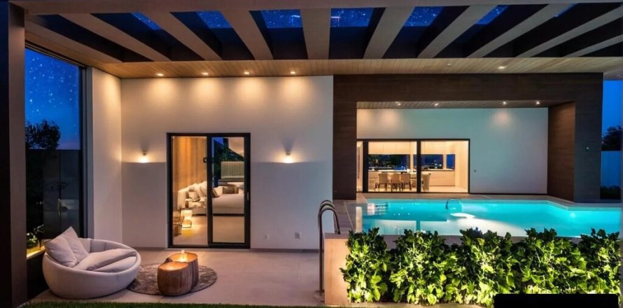 3 bedrooms Maisonette in Glyfada, Greece No. 107338