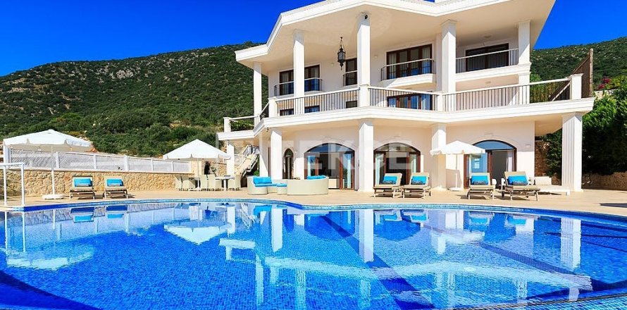 5 bedrooms Villa in Kas, Turkey No. 88495