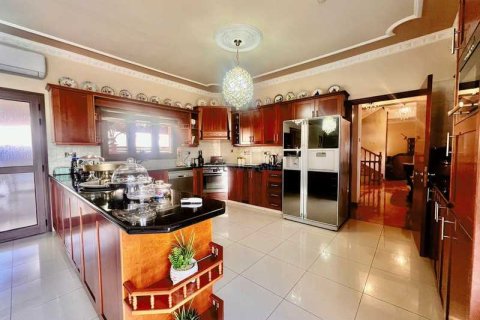 6 bedrooms House in Larnaca, Cyprus No. 76264 15