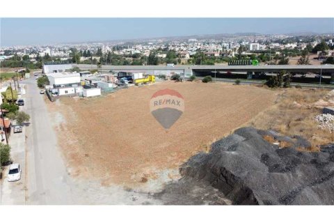 Commercial property in Kato Polemidia, Cyprus No. 35862 1