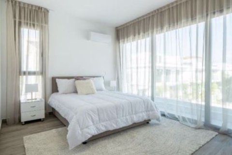 5 bedrooms Villa in Oroklini, Cyprus No. 74539 6