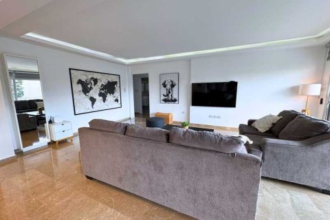 4 bedrooms Apartment in Germasogeia, Cyprus No. 79719 16