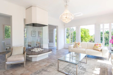 5 bedrooms Villa in Grimaud, France No. 99817 3