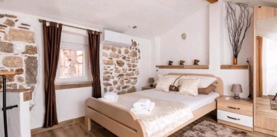 Квартира с 1 спальней в Котор, Черногория №66726