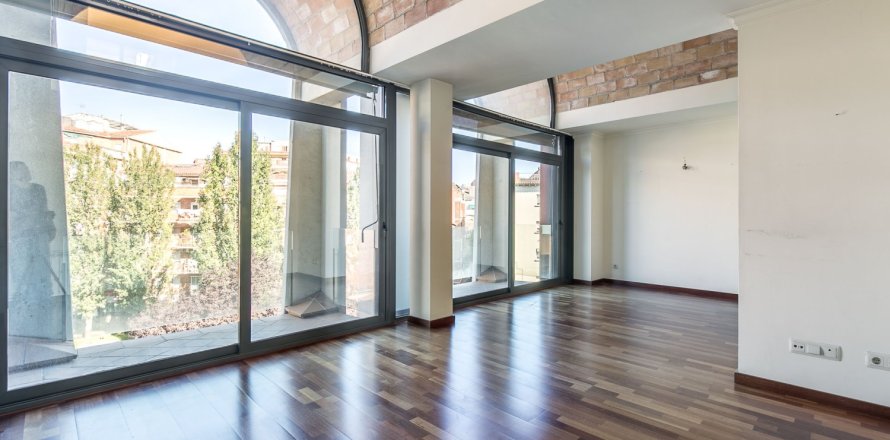 3 bedrooms Apartment in Barcelona, Spain No. 110681