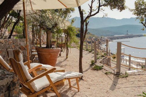 2 bedrooms House in Tivat, Montenegro No. 84197 9