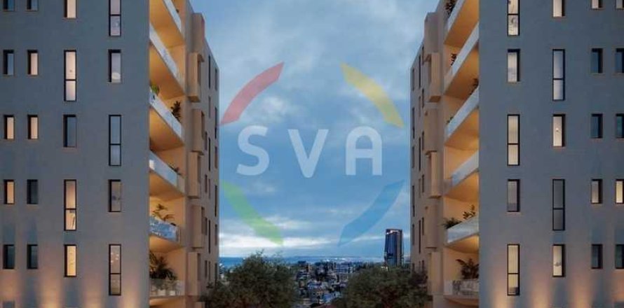 3 bedrooms Apartment in Limassol, Cyprus No. 82188